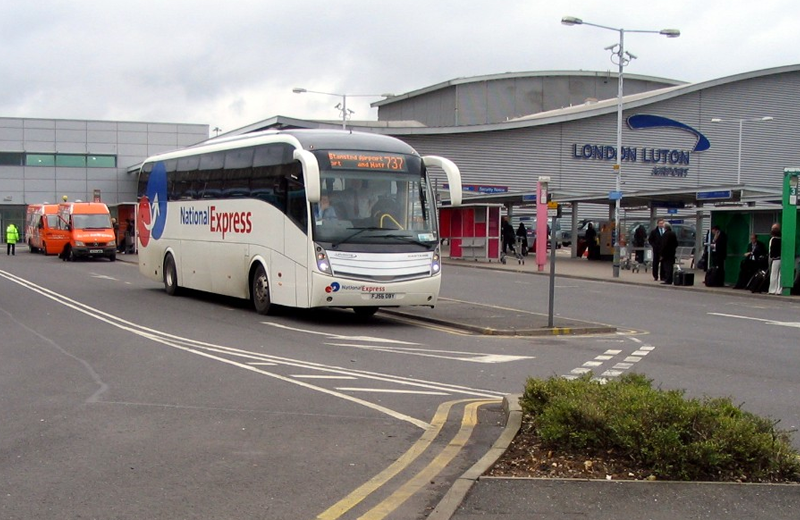 London City To Luton Airport Transfer Service | GetinTransfer.Com