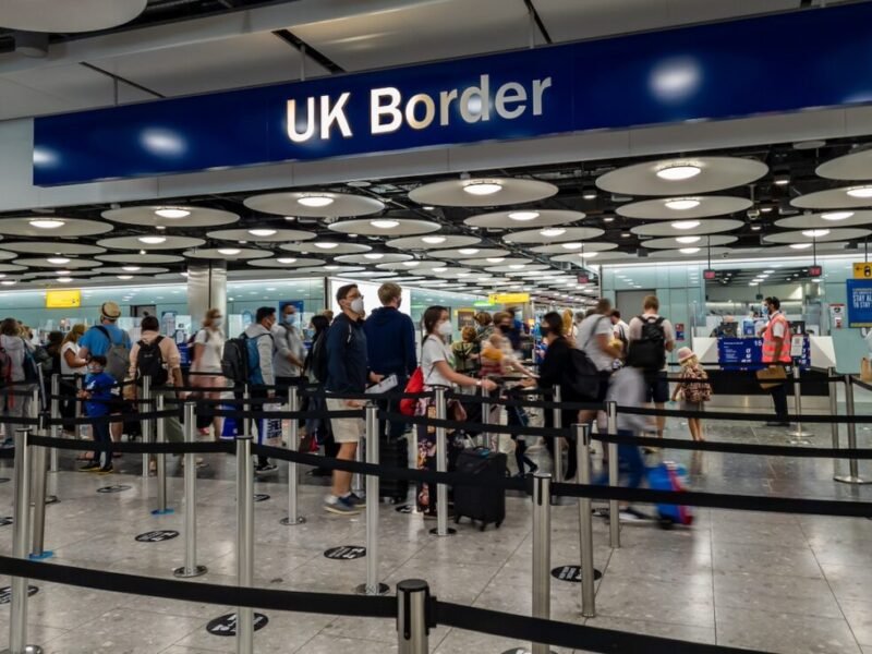 heathrow to southend airport transfer service in uk